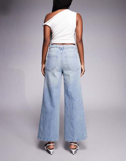 Vaqueros capri azul claro lavado de estilo palazzo Good Waist de Good American, 2 de 5
