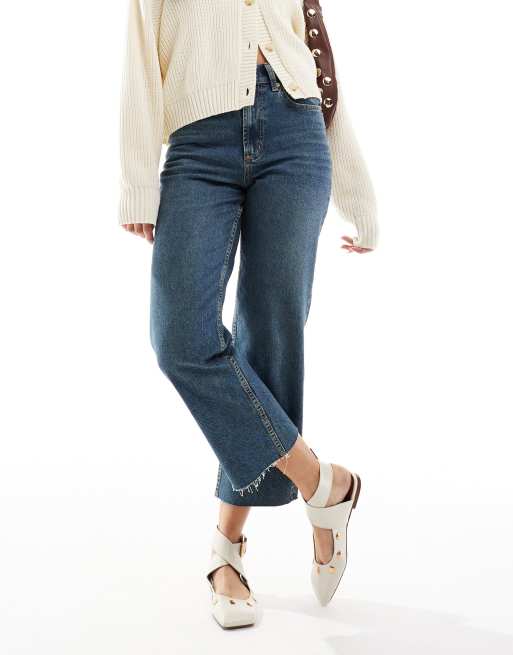 Vaqueros capri cómodos y elásticos de pernera recta con lavado oscuro envejecido de ASOS DESIGN , 4 de 5