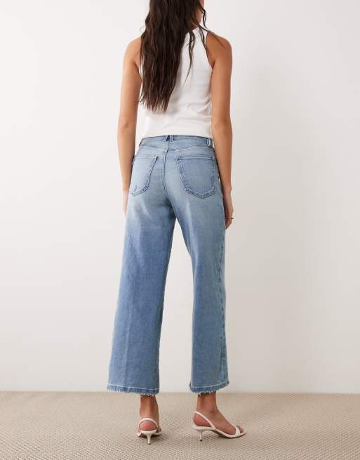 Vaqueros capri de corte palazzo con lavado azul claro Soft Tech Good Waist de Good American, 2 de 5