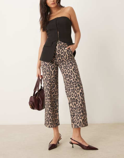 Vaqueros capri de pernera ancha con estampado de leopardo oscuro de ASOS DESIGN - view 1
