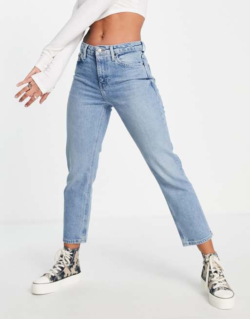 Vaqueros capri de pernera recta con lavado descolorido de Topshop 