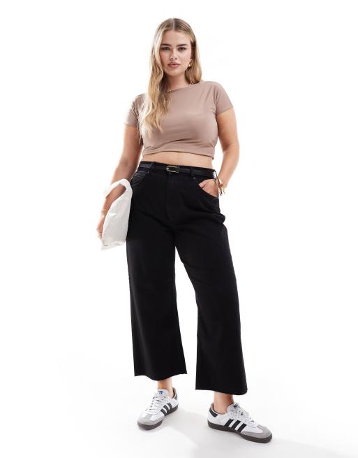 Vaqueros capri negro pulcro elásticos de pernera recta cómoda de ASOS DESIGN Curve