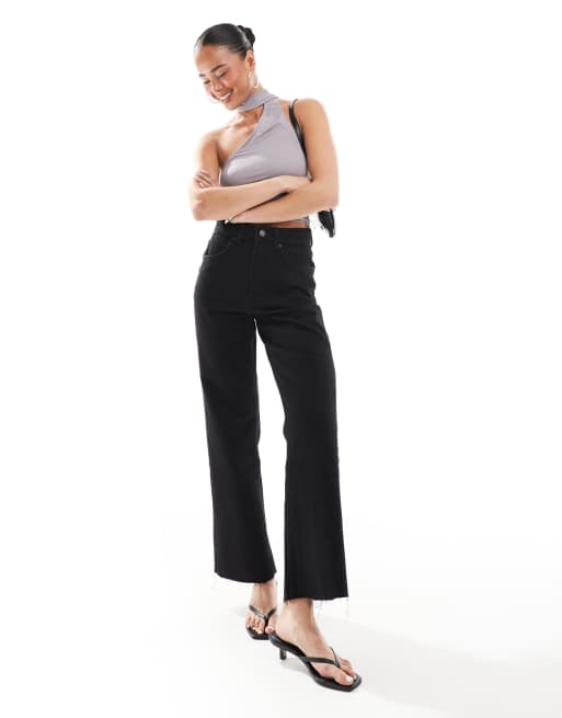 Vaqueros capri negro pulcro elásticos de pernera recta cómoda de ASOS DESIGN
