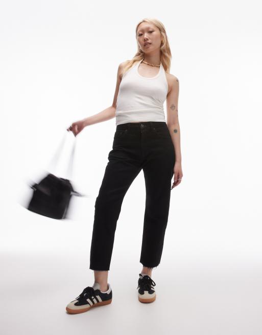 Vaqueros capri negros de corte recto y talle medio con bajos sin rematar de Topshop Petite