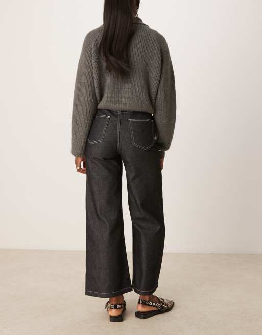 Vaqueros capri negros de pernera ancha con bolsillo de parche y pespuntes color crudo en contraste de ASOS DESIGN, 2 de 5