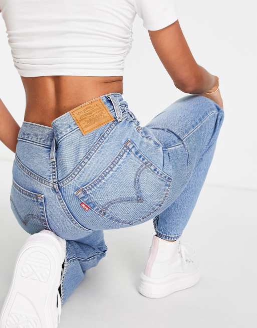 Vaqueros capri rectos de talle superalto con lavado claro de Levi's, 2 de 4