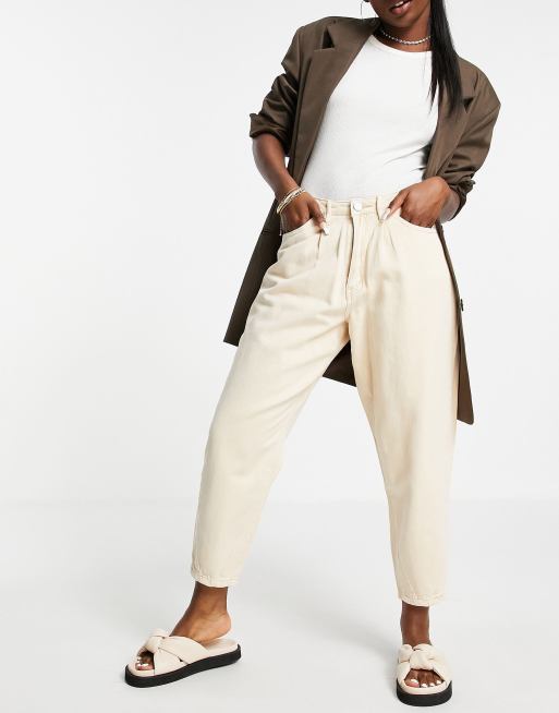 Vaqueros color crudo capri de talle alto y corte carrot de Missguided