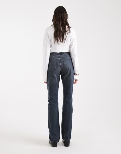 Vaqueros con lavado negro azulado de corte recto y estilo años 90 de ASOS DESIGN, 2 de 5