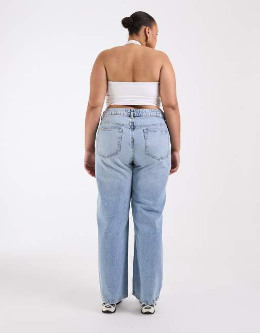 Vaqueros dad de pernera ancha con lavado claro y rodillas rasgadas de ASOS DESIGN Curve, 2 de 5