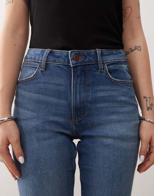 Vaqueros de campana azules con lavado medio envejecido Fierce de Wrangler, 5 de 5