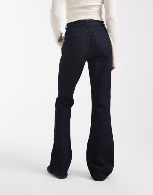 Vaqueros de campana de corte bootcut con lavado tintado y bolsillo delantero de ASOS DESIGN, 3 de 5