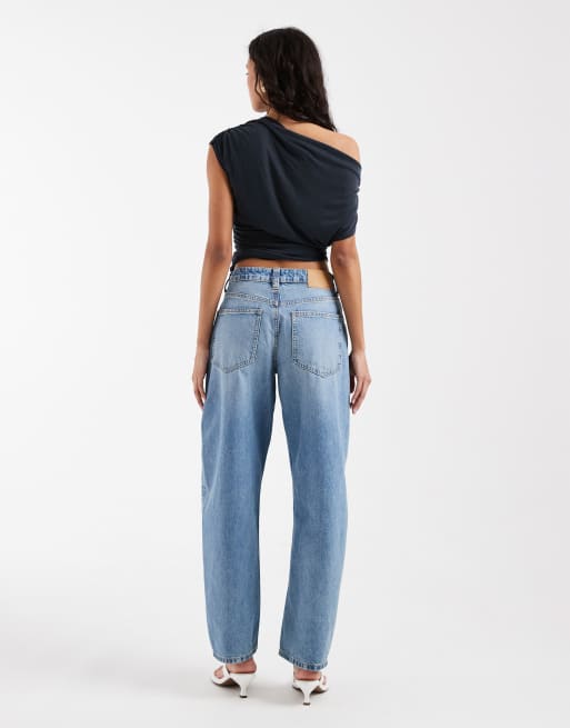 Vaqueros de corte barrel de corte slim con lavado medio claro de ASOS DESIGN Circular Design Collection, 2 de 9
