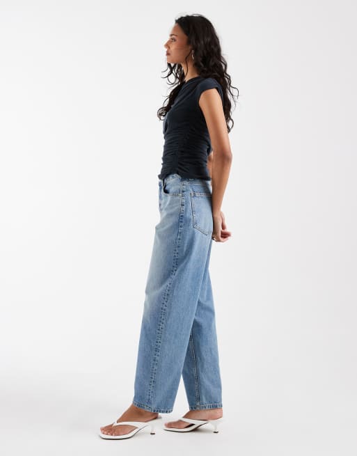 Vaqueros de corte barrel de corte slim con lavado medio claro de ASOS DESIGN Circular Design Collection, 3 de 9