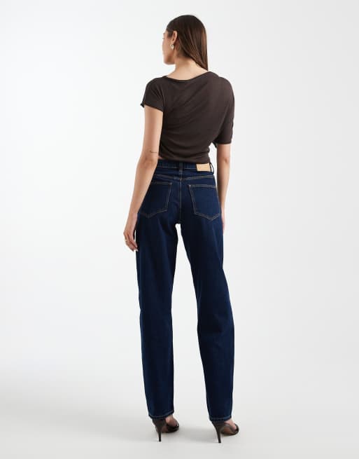 Vaqueros de corte barrel slim con lavado enjuagado intenso de ASOS DESIGN Tall, 2 de 5