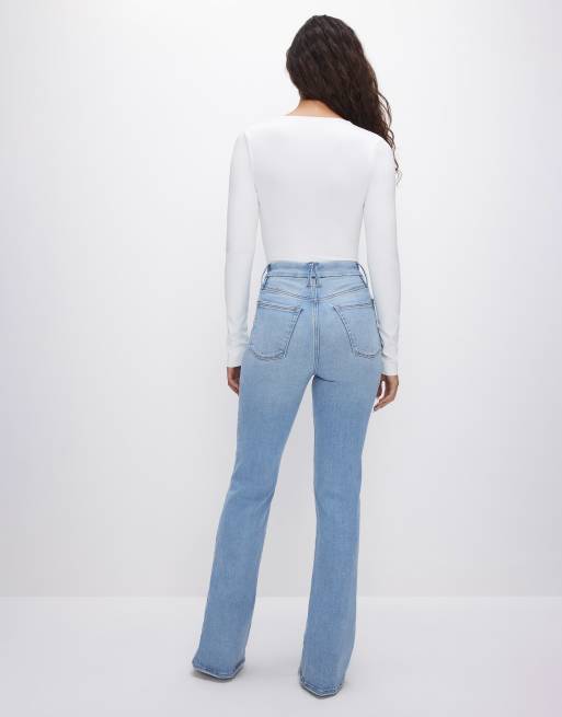 Vaqueros de corte bootcut con lavado azul claro Always Fits Good Classic de Good American, 2 de 4