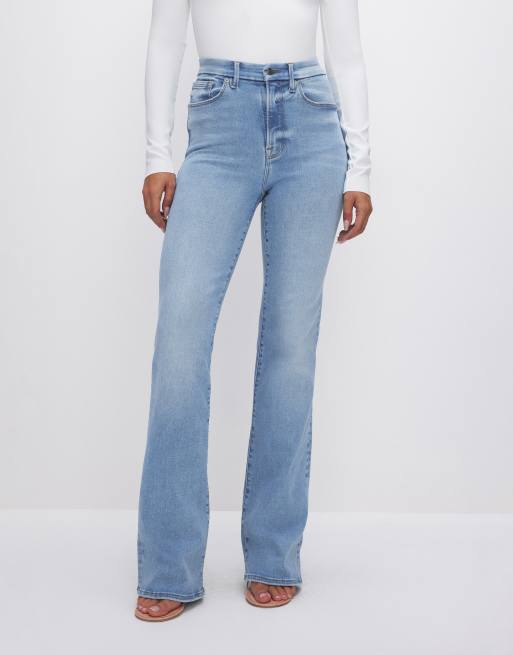 Vaqueros de corte bootcut con lavado azul claro Always Fits Good Classic de Good American, 4 de 4