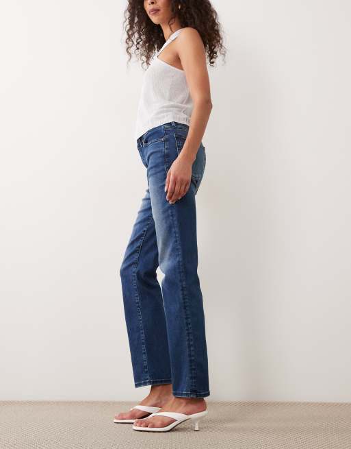 Vaqueros de corte recto con lavado azul oscuro Always Fit Good Legs de Good American, 3 de 5