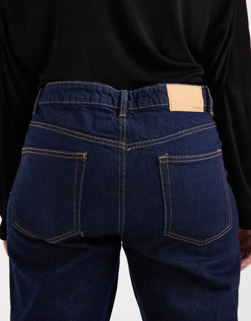 Vaqueros de corte recto slim y talle alto con acabado lavado de ASOS DESIGN Curve, 4 de 5