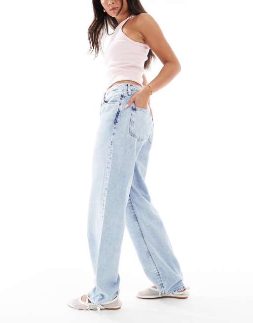 Vaqueros de corte suelto y estilo años 90 con lavado claro de Calvin Klein Jeans, 3 de 5