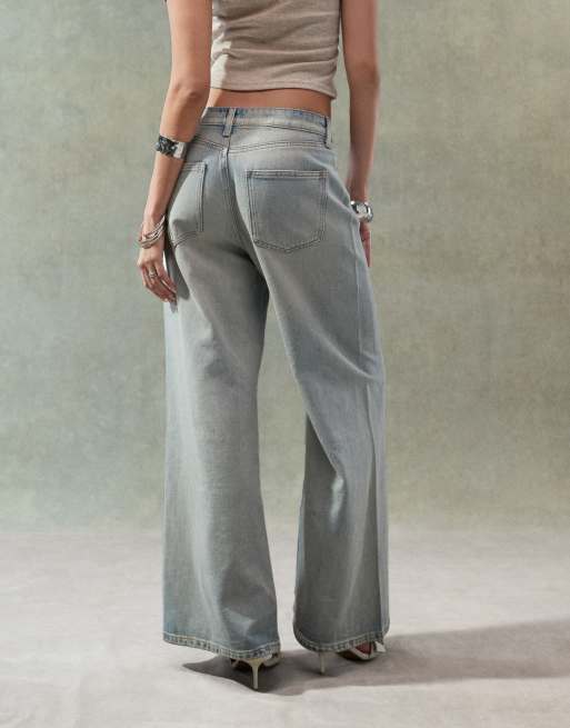Vaqueros de pernera ancha con lavado pálido envejecido y costuras torcidas de ASOS DESIGN, 2 de 5