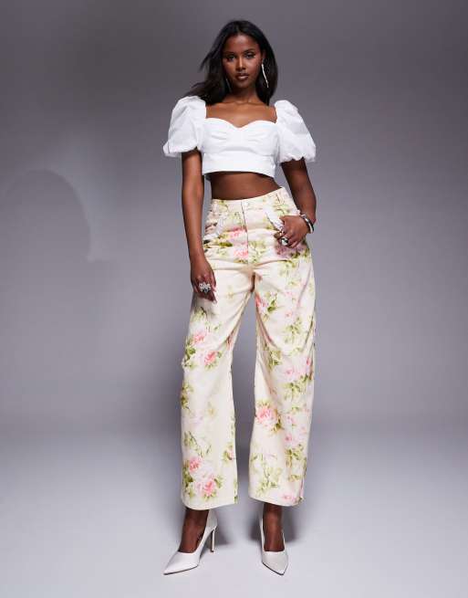 Vaqueros de pernera barrel con estampado floral y bolsillo en forma de corazón de ASOS LUXE