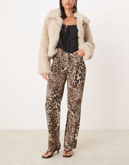 Vaqueros de pernera recta con estampado de leopardo y detalle de bolsillo de encaje exclusivos de The Frolic 