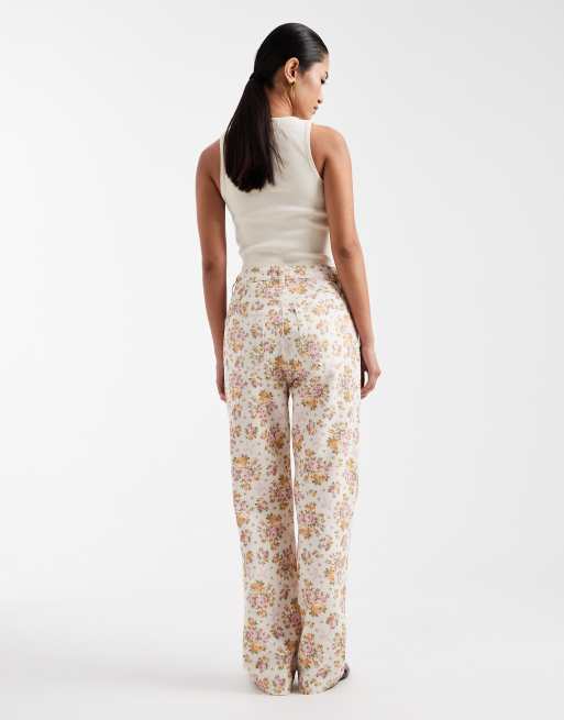 Vaqueros de pernera recta con estampado integral de flores de Miss Selfridge (parte de un conjunto), 2 de 5