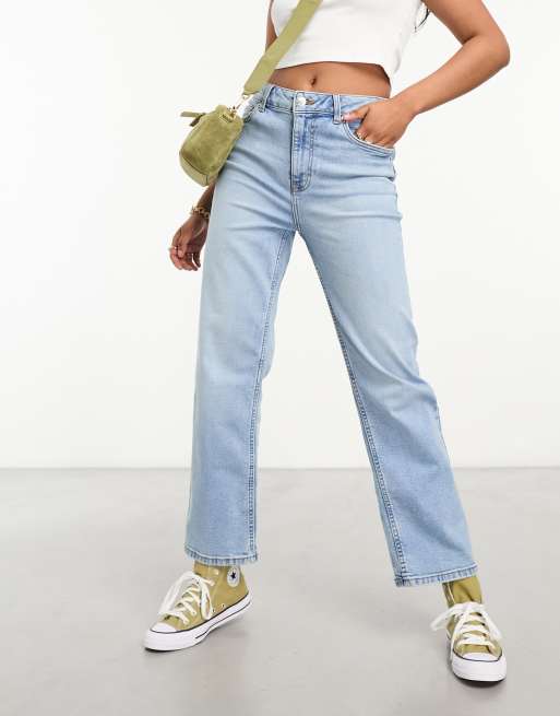 Vaqueros de pernera recta con lavado azul medio y bolsillo en forma de corazón de Miss Selfridge, 3 de 5