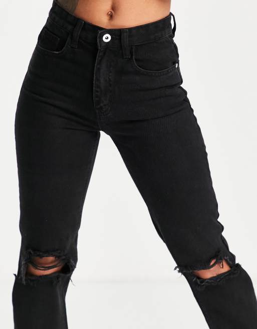 Vaqueros de pernera recta con lavado negro y rodillas rasgadas de Femme Luxe, 4 de 4