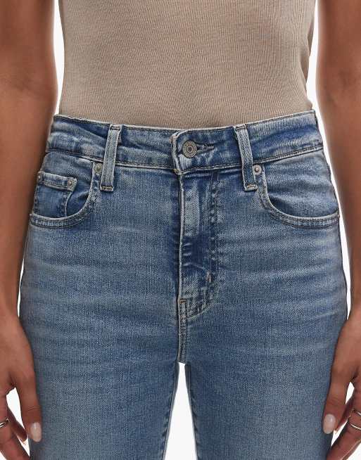 Vaqueros de talle alto y corte acampanado con lavado claro 726 de Levi's , 4 de 5