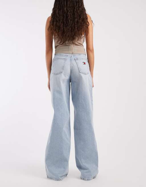 Vaqueros de talle alto y pernera ancha con lavado azul claro Claire de Tommy Jeans, 3 de 5