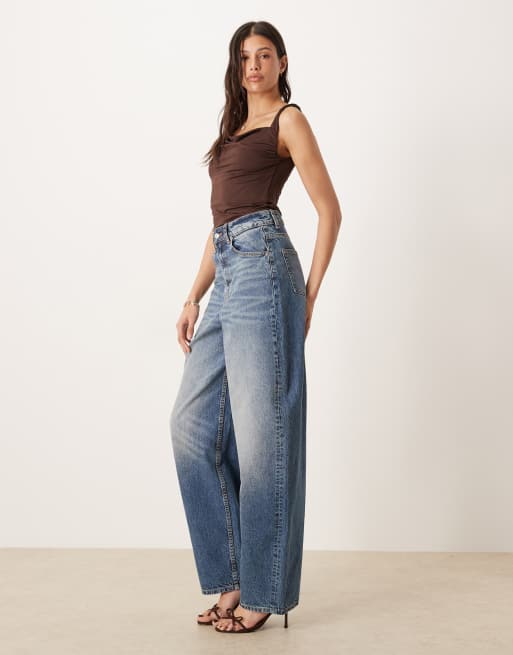 Vaqueros de talle alto y pernera barrel con lavado oscuro medio de ASOS DESIGN Tall Circular Design Collection, 2 de 5