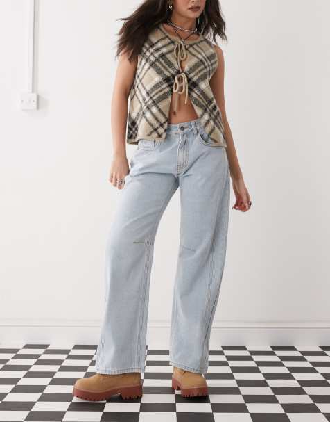 Vaqueros de talle bajo y pernera barrel con lavado azul claro y detalle de costuras de Lioness - view 1