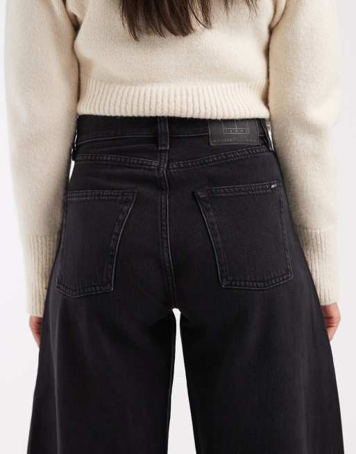 Vaqueros de talle medio y corte barrel con lavado negro Ella de Tommy Jeans, 4 de 5