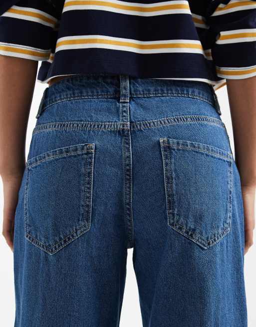 Vaqueros de talle medio y pernera recta con lavado azul medio Kirsa de Vero Moda Petite, 4 de 5