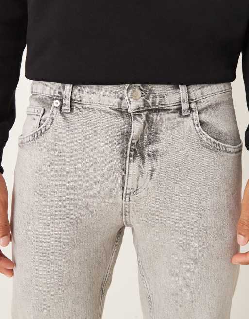 Vaqueros gris claro lavado cómodos elásticos de corte slim de ASOS DESIGN, 4 de 5