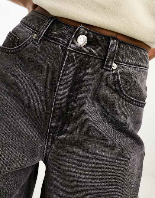Vaqueros holgados con lavado negro de Miss Selfridge, 4 de 5