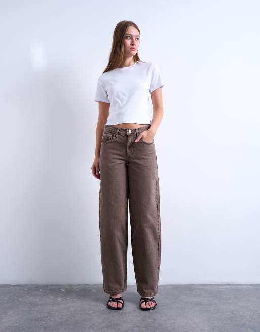Vaqueros marrón nutria de talle bajo y corte holgado con detalle regulable Cinch de Topshop, 2 de 7