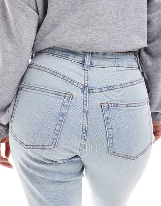 Vaqueros mom azul claro cómodos de corte slim de ASOS DESIGN Hourglass, 4 de 5