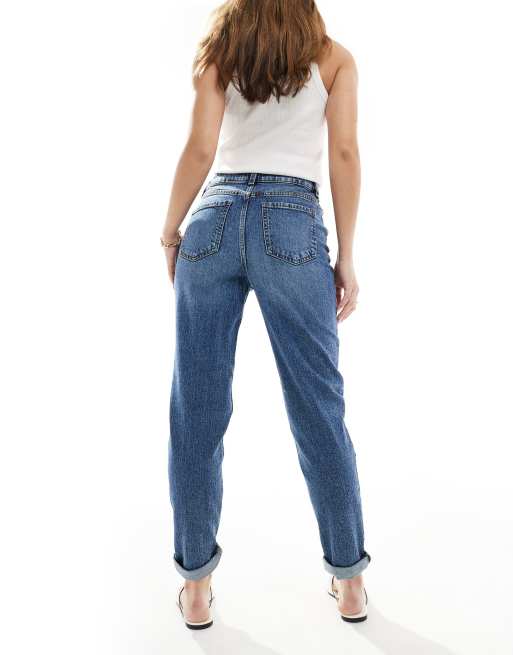 Vaqueros mom azul medio con detalles rasgados de New Look, 3 de 5