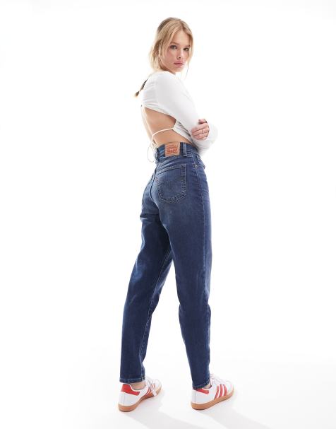Vaqueros mom con lavado azul marino de talle alto de Levi's - view 1