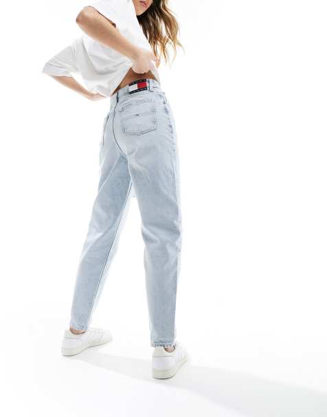 Vaqueros mom con lavado claro de talle muy alto y corte tapered de Tommy Jeans - view 1