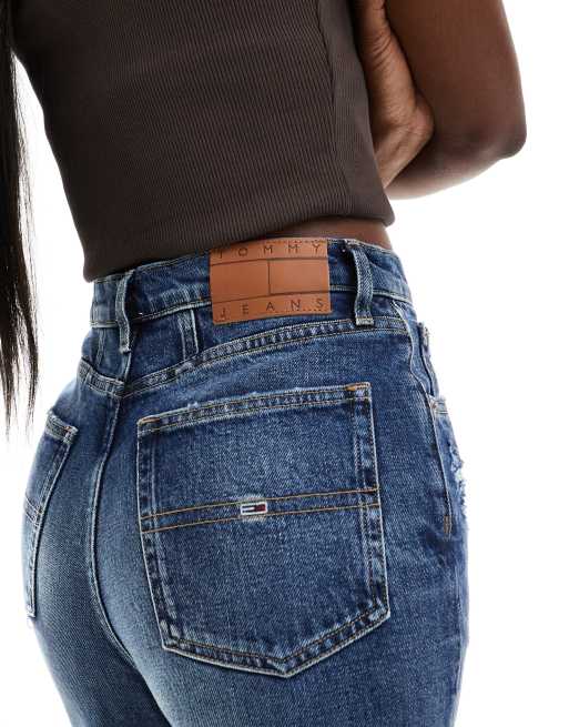 Vaqueros mom con lavado oscuro y diseño rasgado de Tommy Jeans, 2 de 5