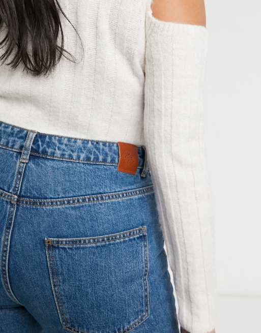 Vaqueros Mom en azul medio de Vero Moda Curve, 2 de 4