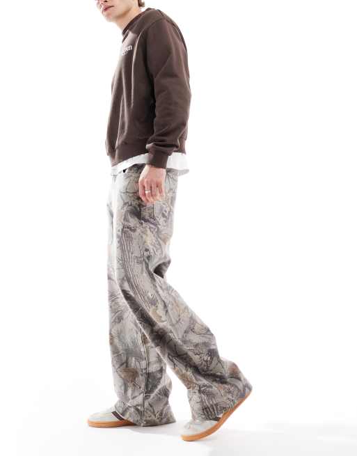 Vaqueros muy holgados de estilo carpintero con estampado de camuflaje de Hollister, 3 de 5