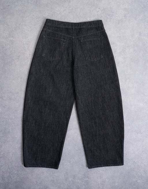 Vaqueros negro crudo rígidos de corte barrel de Topman, 7 de 7