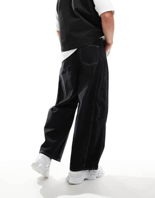 Vaqueros negro lavado de corte barrel extremo con pespuntes en contraste de ASOS DESIGN, 2 de 5