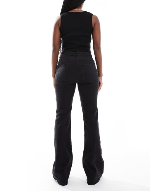 Vaqueros negro lavado de talle alto, corte acampanado y estilo retro Henni de ONLY, 2 de 5