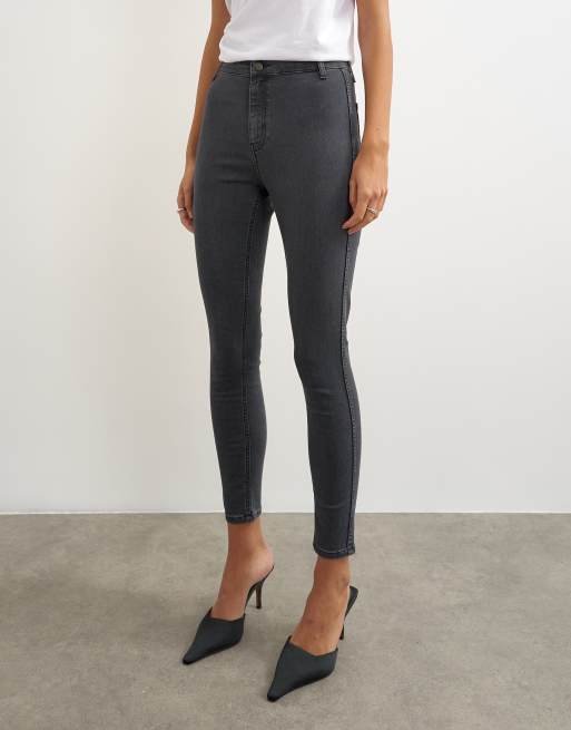 Vaqueros negro lavado de talle alto y corte pitillo Joni de Topshop, 4 de 5