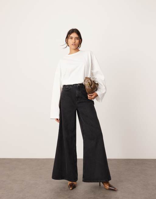 Vaqueros negro lavado de talle alto y pernera ancha Reece de ASOS EDITION